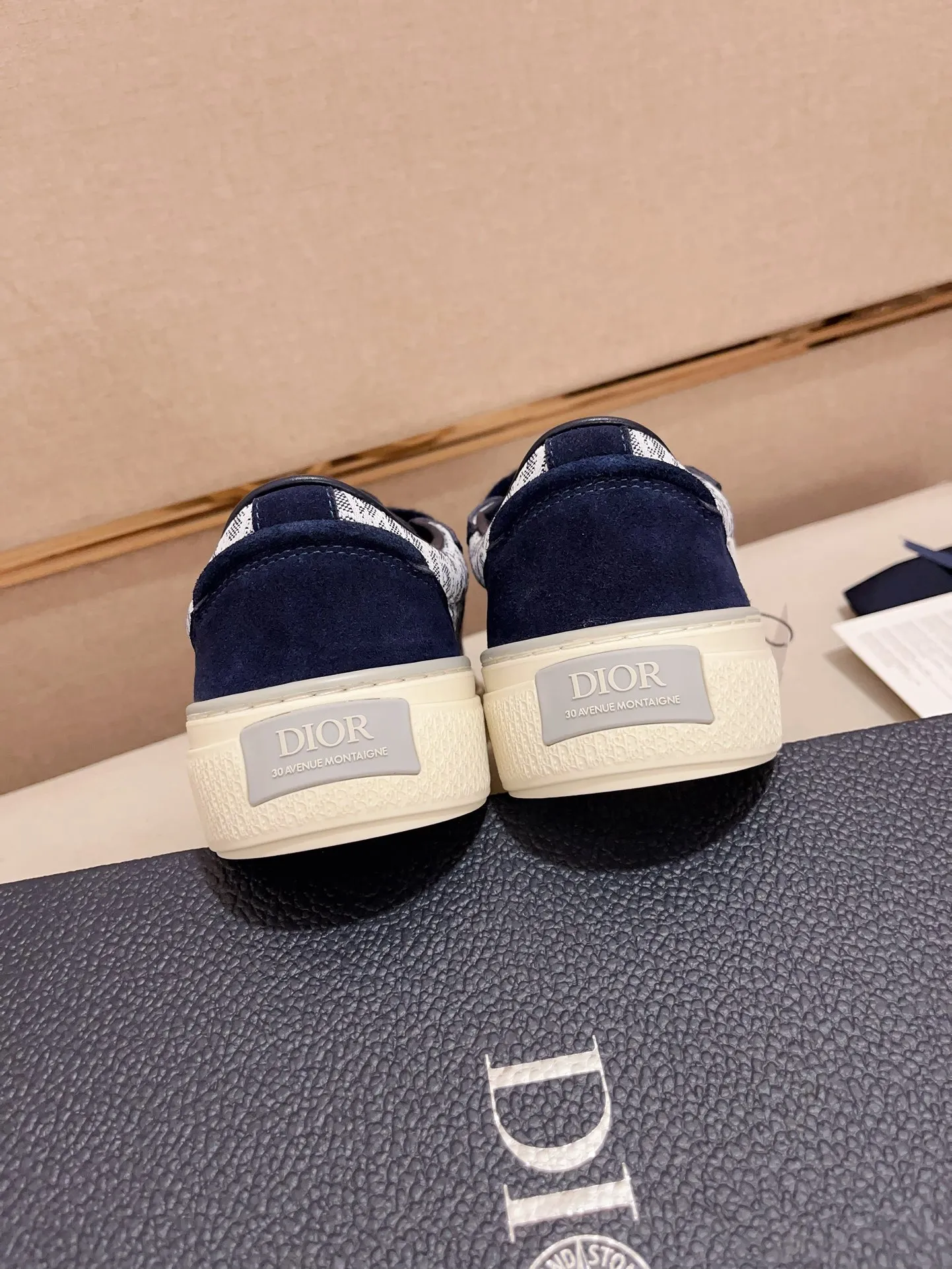 Men's shoes 💰: 640💰[Dior·Dior] Top 🔍Couple model💏🔍New casual sports style couple shoes, new four-season design, perfect workmanship, lace-up lazy style to create wardrobe quality, upper: imported first-layer cowhide, sheepskin lining is soft and comfortable, ultra-light TPU wear-resistant outsole, simple, versatile fashion men's shoes, excellent color code number 35--44